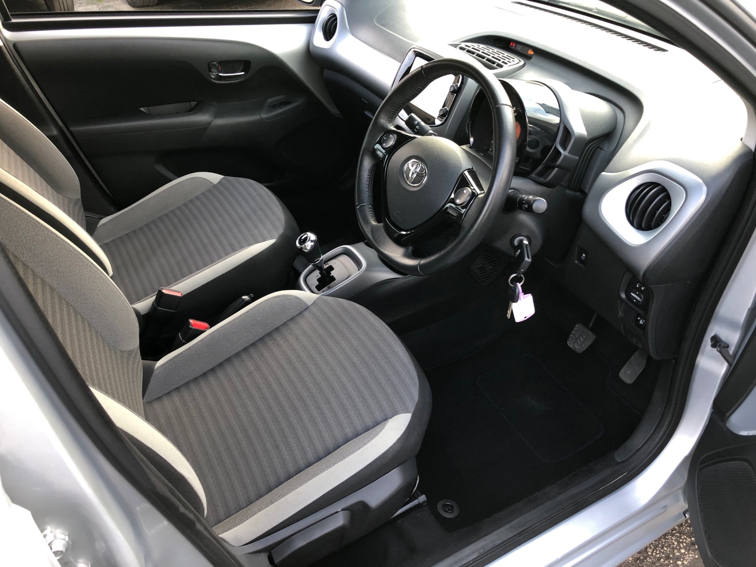 Used Toyota AYGO 2019 for sale - 76718831: Photo 12