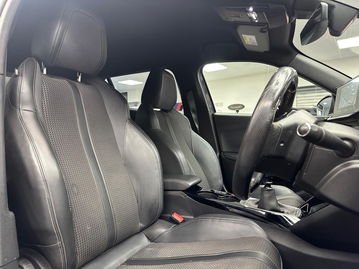 Used Peugeot 2008 2021 for sale - 76584539: Photo 10