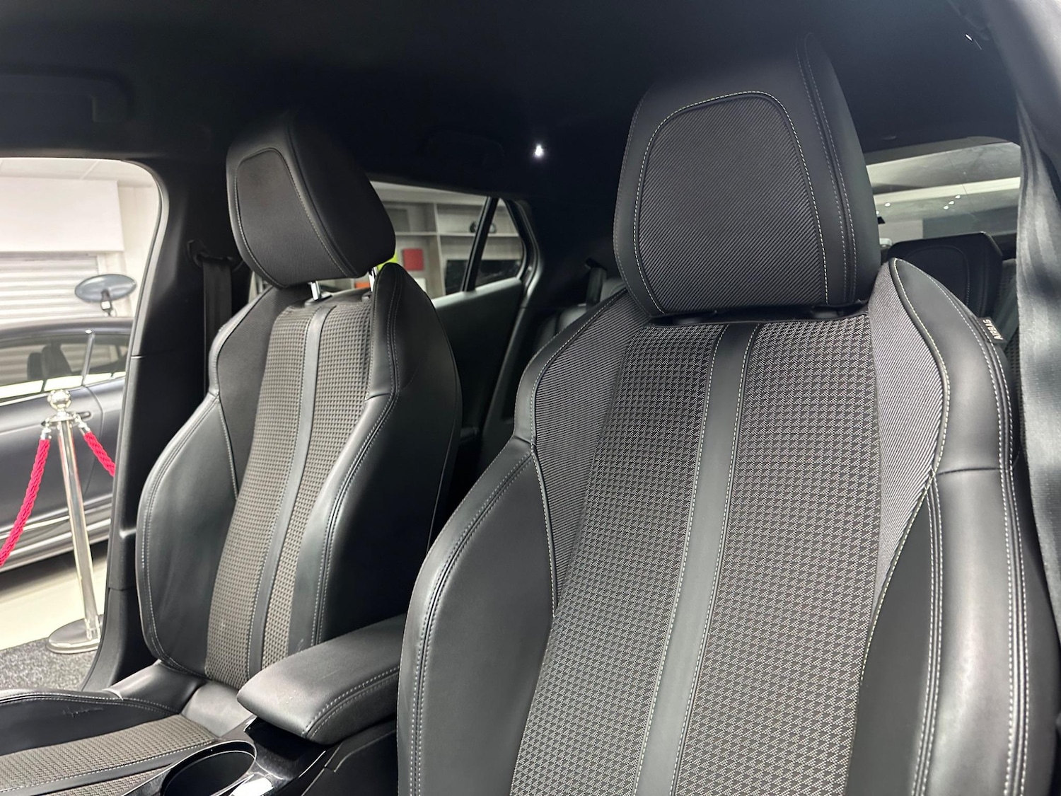 Used Peugeot 2008 2021 for sale - 76584539: Photo 13