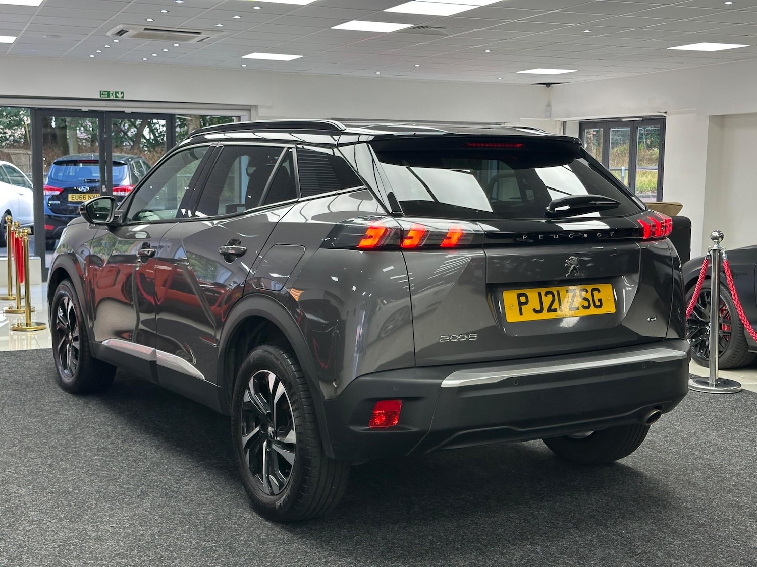 Used Peugeot 2008 2021 for sale - 76584539: Photo 4