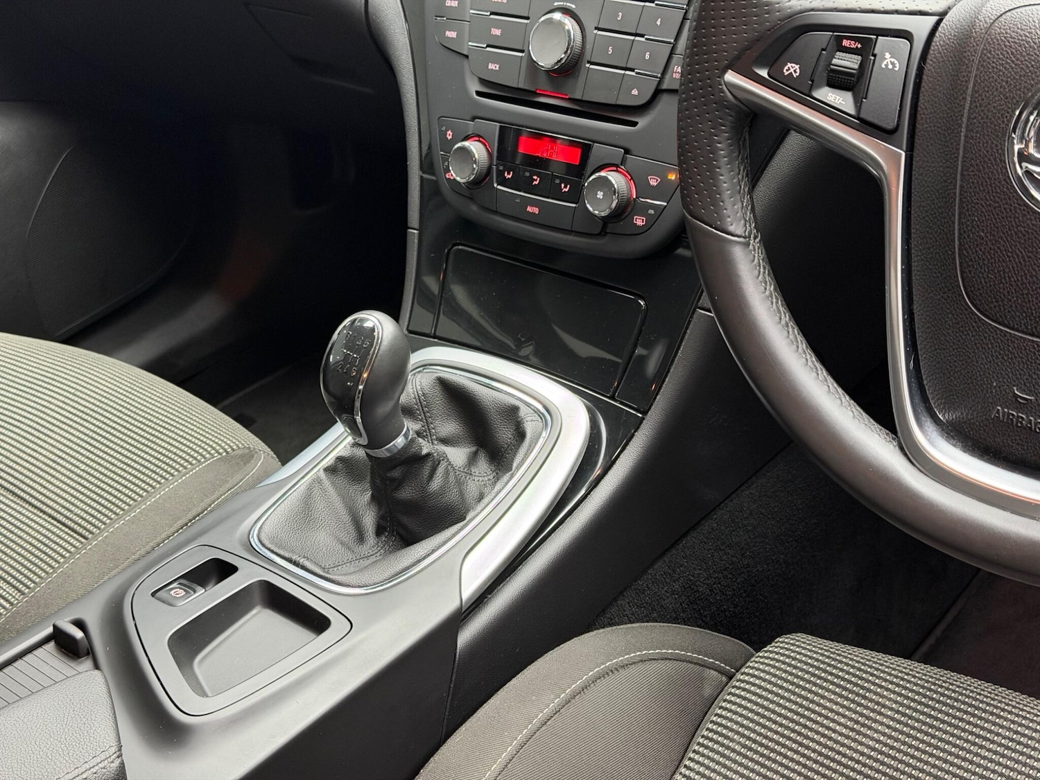 Used Vauxhall Insignia 2013 for sale - 77351556: Photo 13