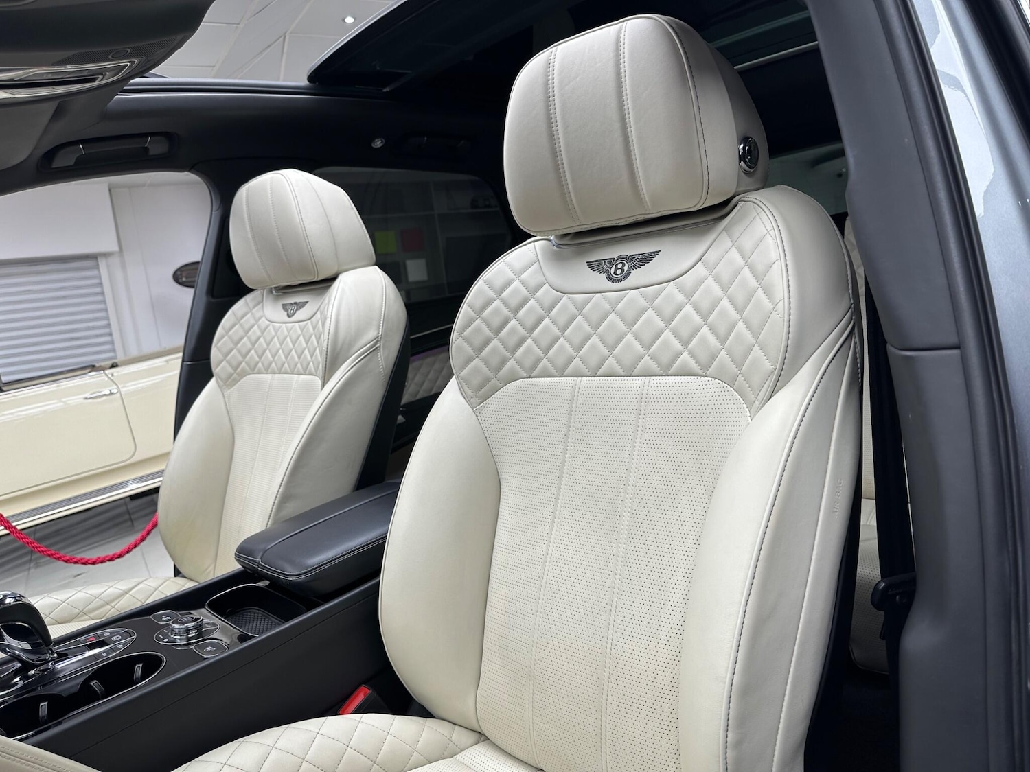 Used Bentley Bentayga 2018 for sale - 76584270: Photo 13