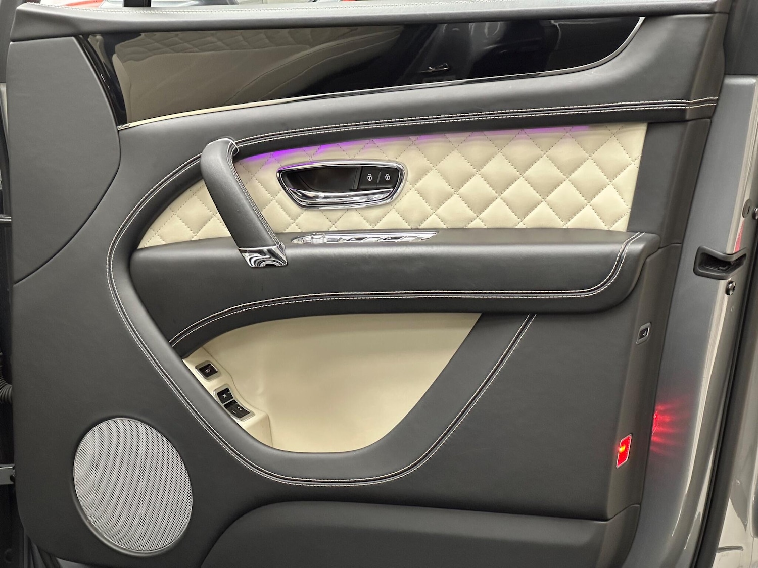 Used Bentley Bentayga 2018 for sale - 76584270: Photo 8