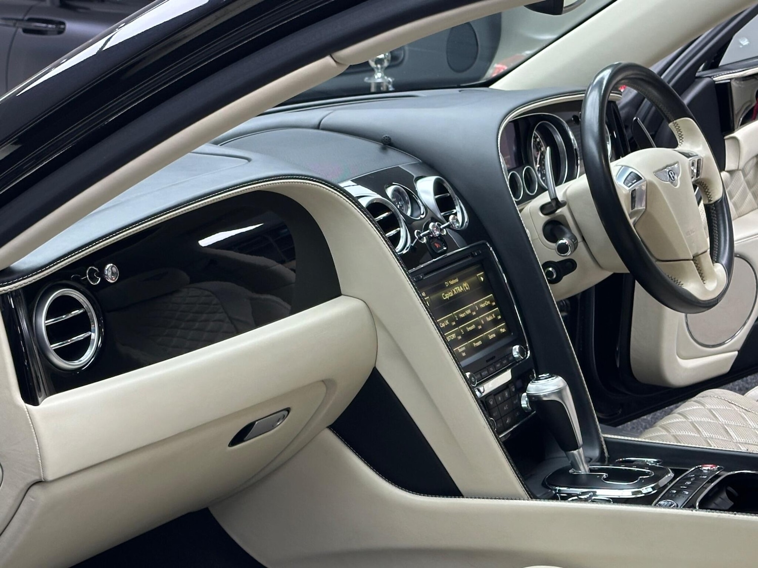 Used Bentley Flying Spur 2017 for sale - 76585149: Photo 15