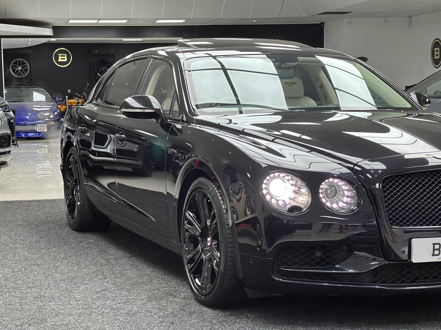 Used Bentley Flying Spur 2017 for sale - 76585149: Photo 24