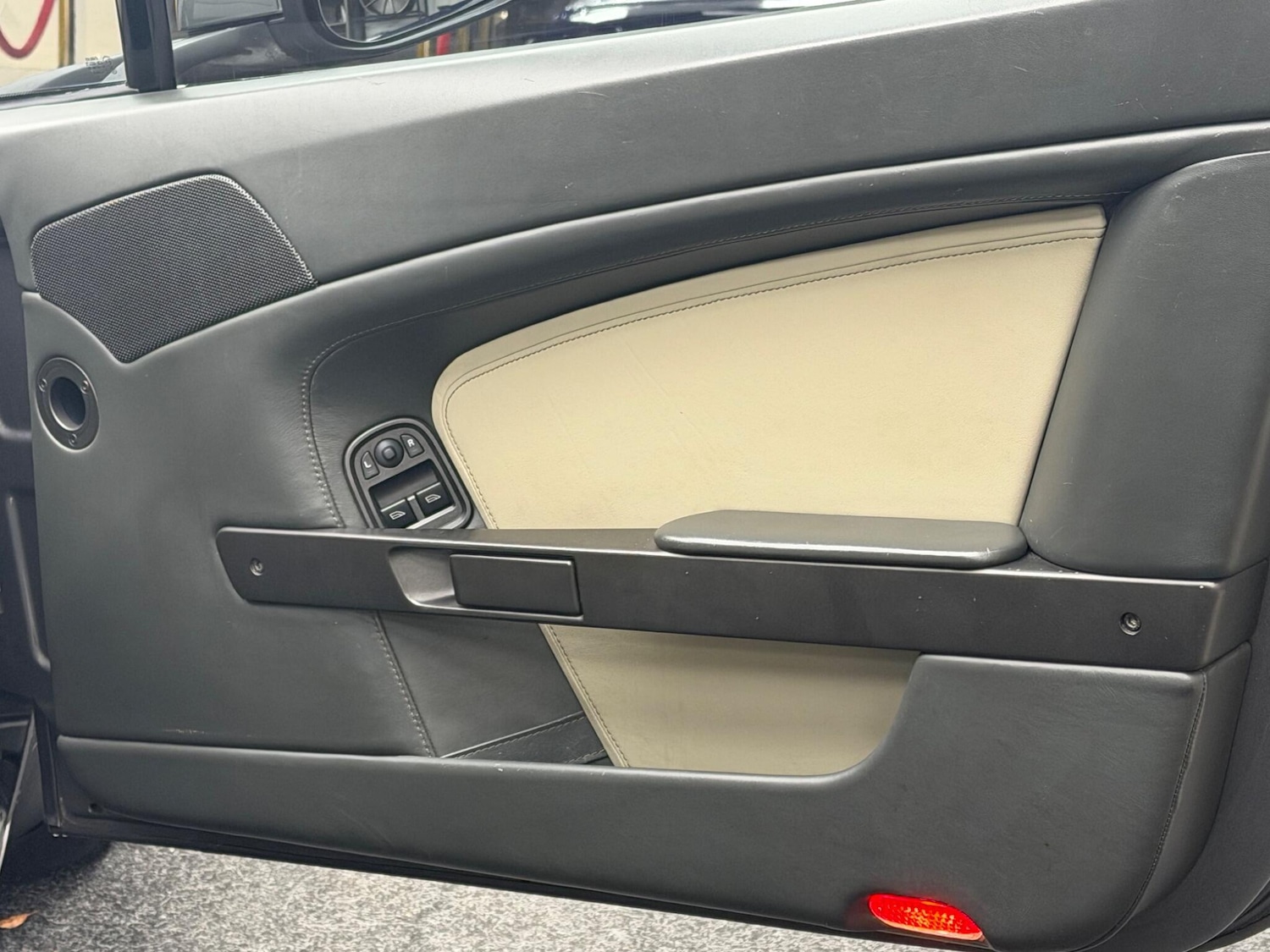 Used Aston Martin Vantage 2007 for sale - 77400592: Photo 8