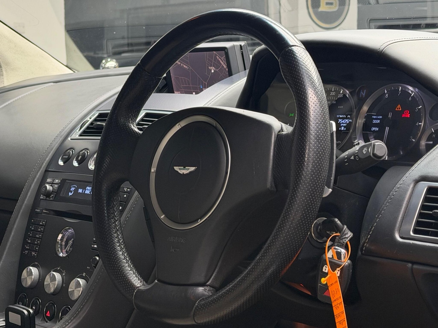 Used Aston Martin Vantage 2007 for sale - 77400592: Photo 9