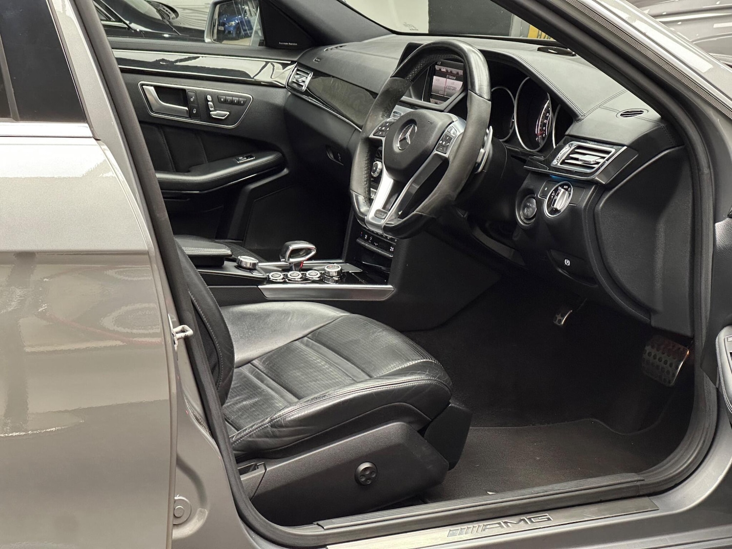 Used Mercedes-Benz E Class 2013 for sale - 76584920: Photo 7