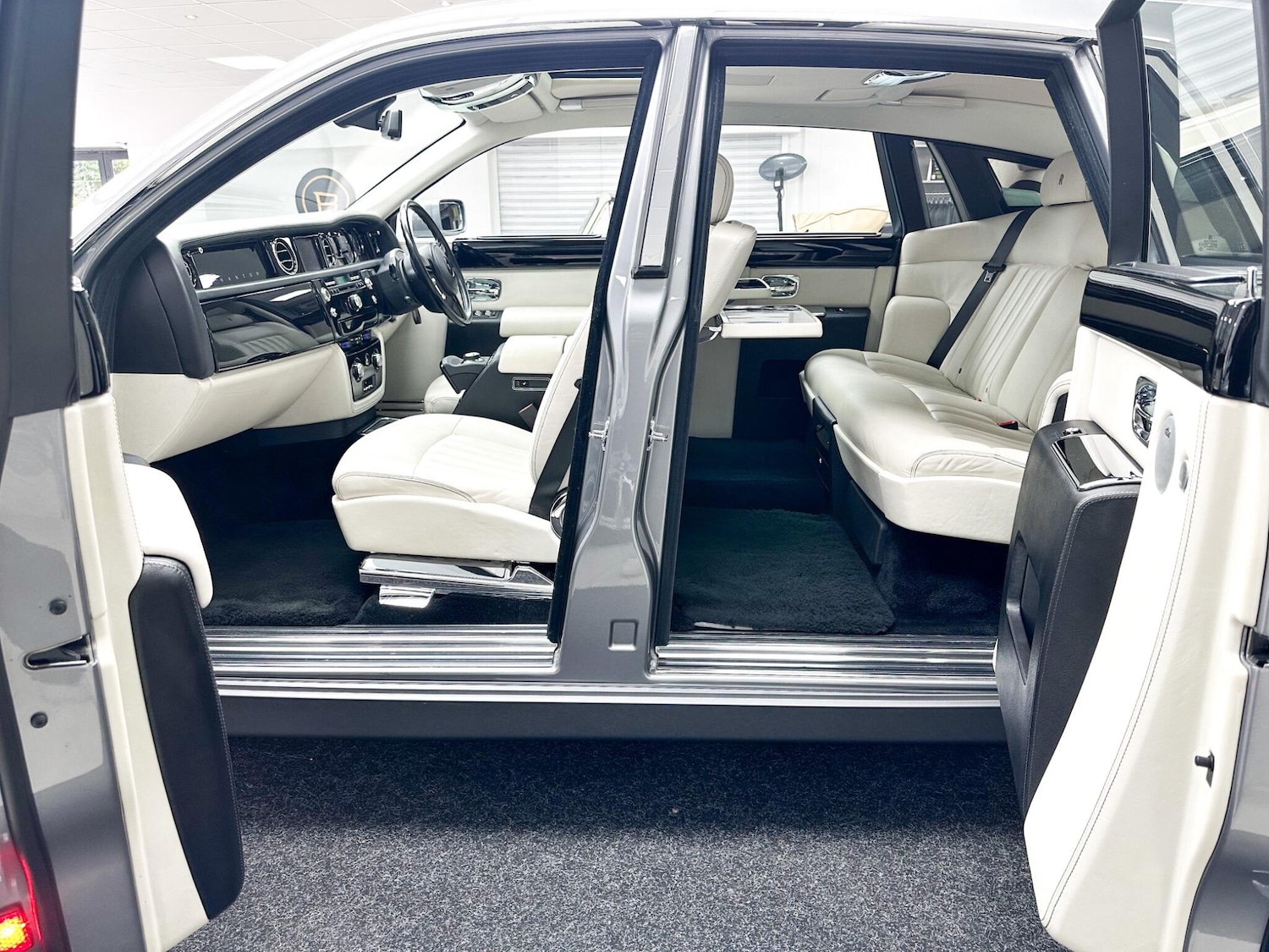 Used Rolls-Royce Phantom for sale - 76585489: Photo 16