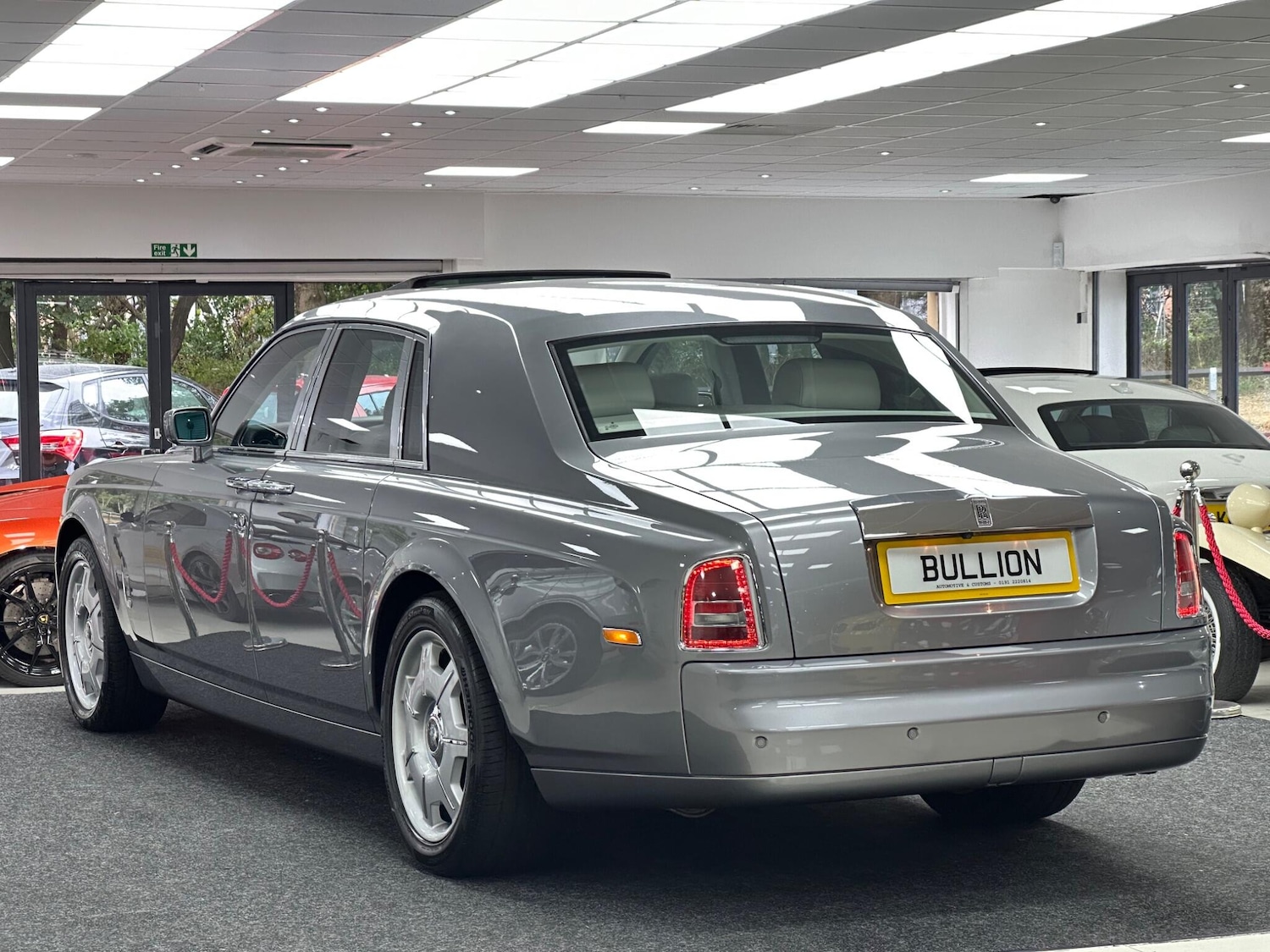 Used Rolls-Royce Phantom for sale - 76585489: Photo 4