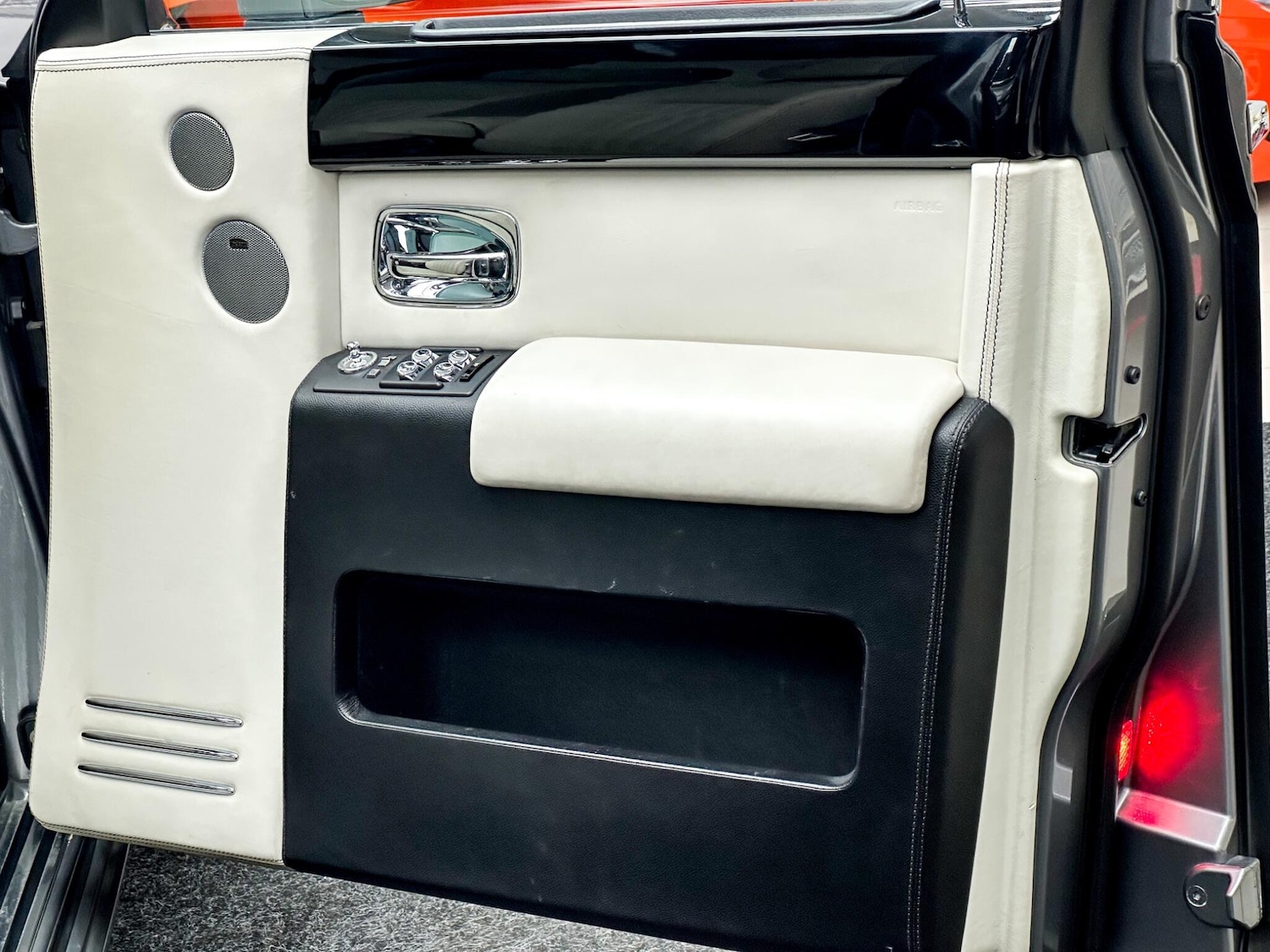 Used Rolls-Royce Phantom for sale - 76585489: Photo 8