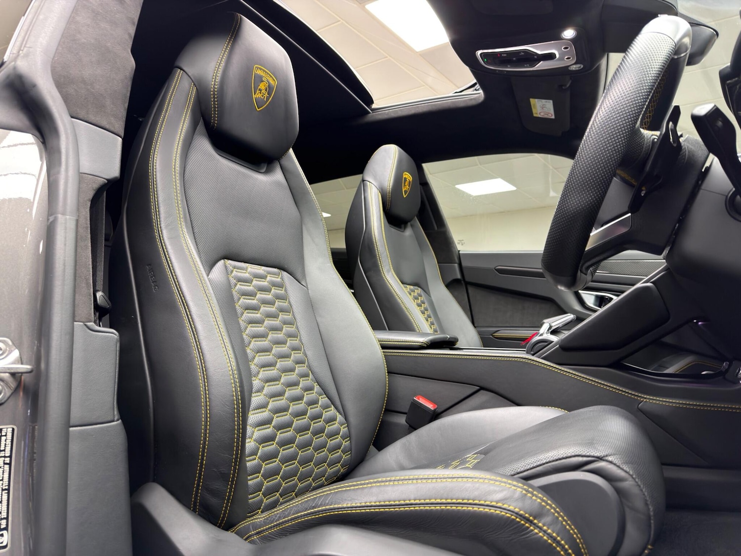 Used Lamborghini Urus 2022 for sale - 77523831: Photo 11