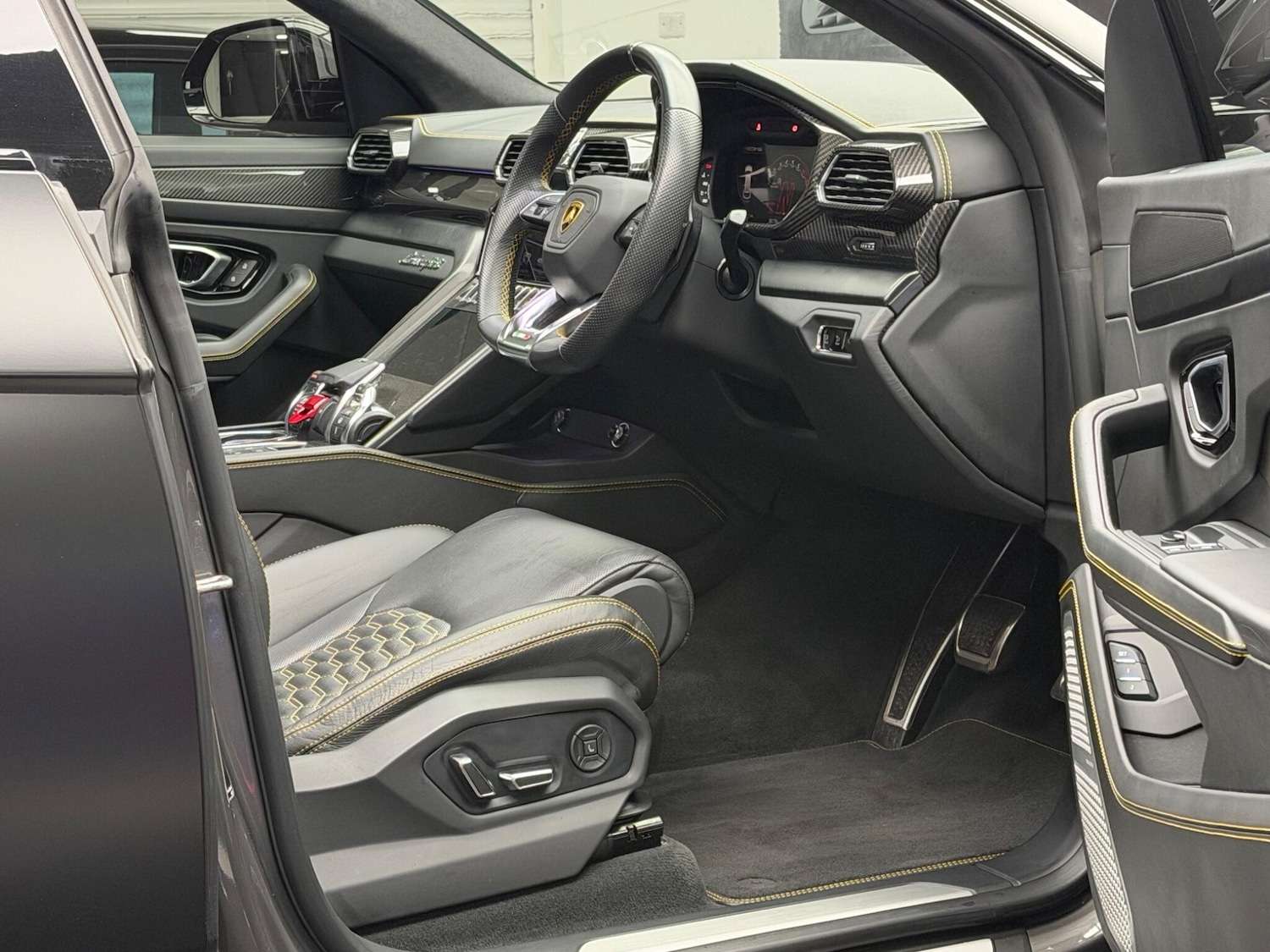 Used Lamborghini Urus 2022 for sale - 77523831: Photo 7