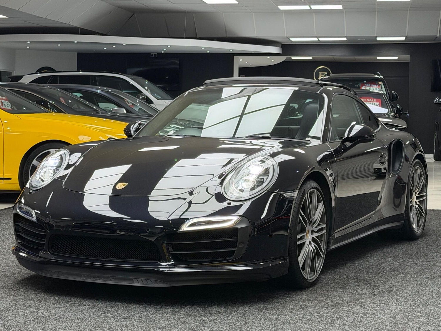 Used Porsche 911 for sale - 77359165: Photo 2