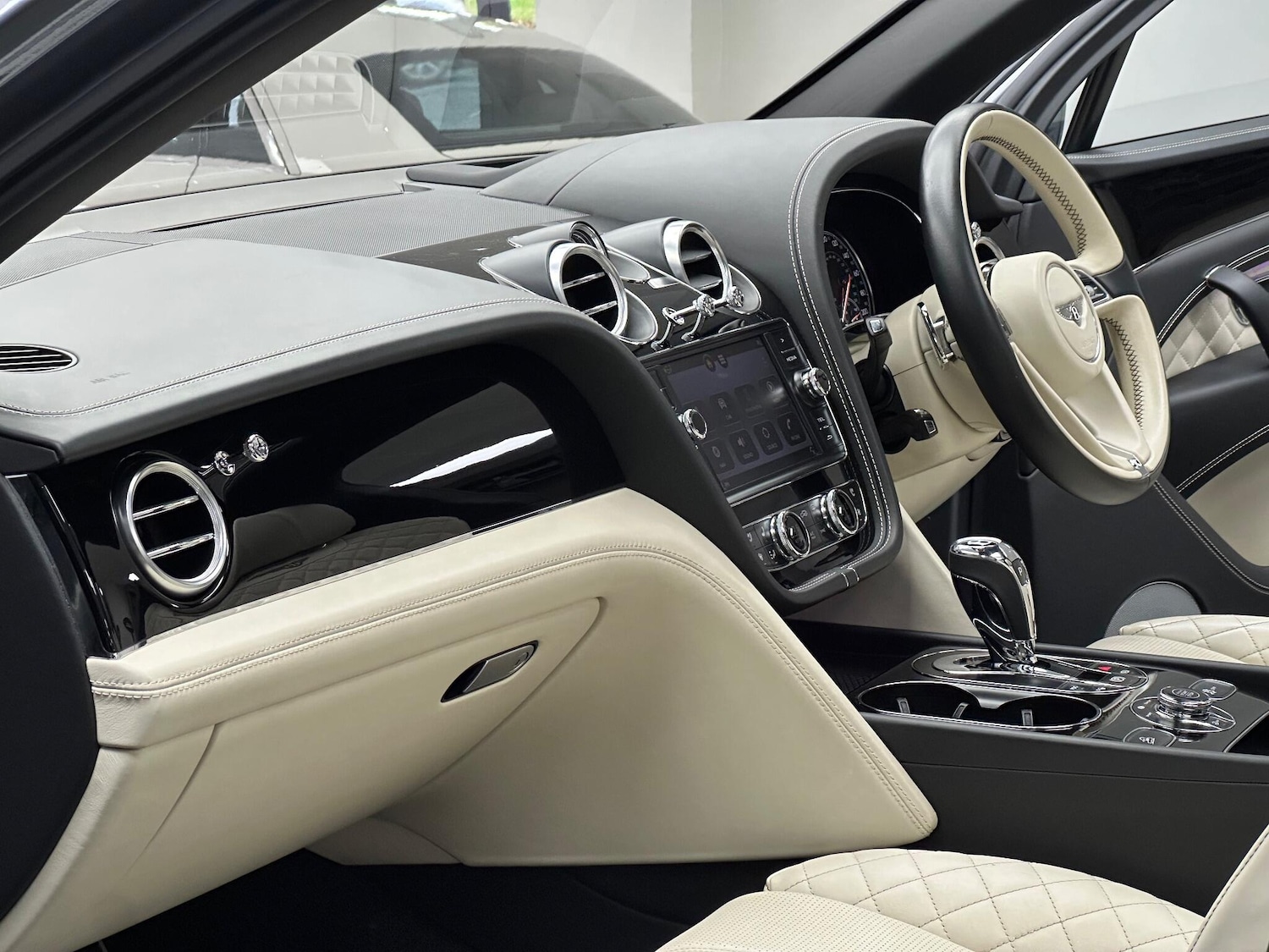 Used Bentley Bentayga 2018 for sale - 77040754: Photo 13