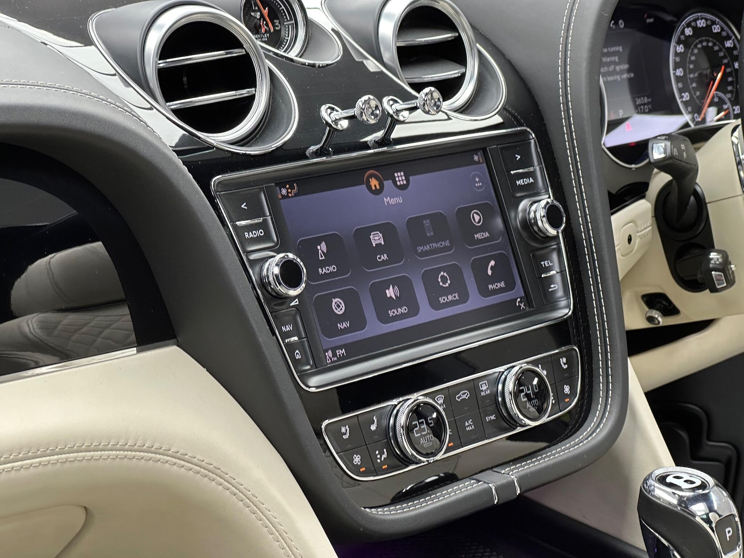 Used Bentley Bentayga 2018 for sale - 77040754: Photo 17