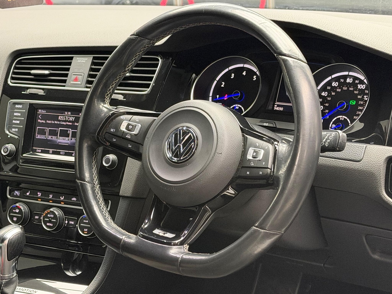 Used Volkswagen Golf 2014 for sale - 76850496: Photo 9
