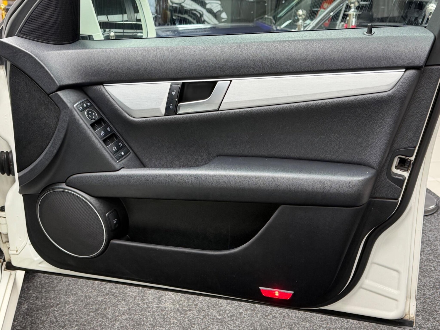 Used Mercedes-Benz C Class 2012 for sale - 77331493: Photo 8