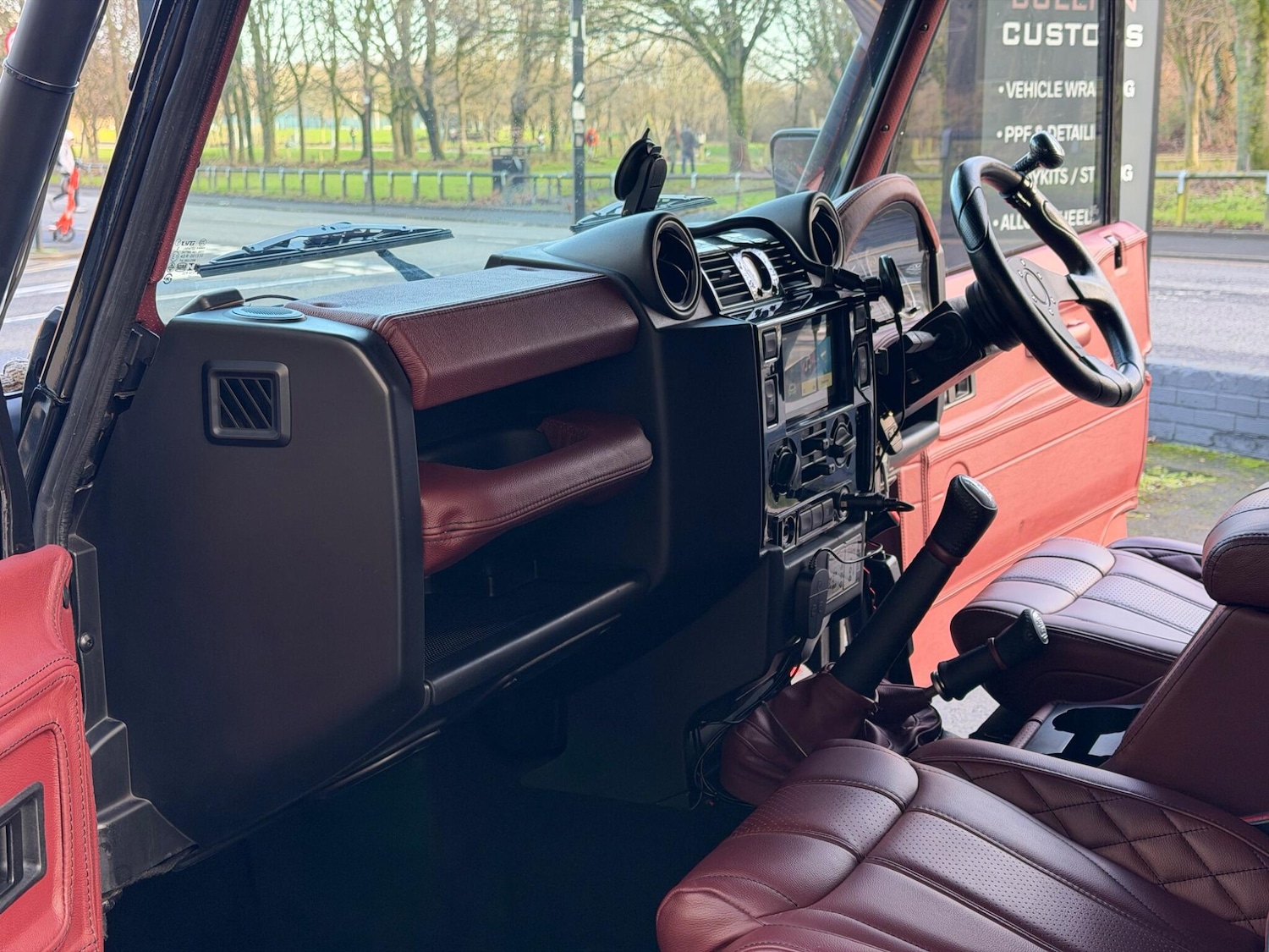 Used Land Rover Defender 110 for sale - 77400858: Photo 11