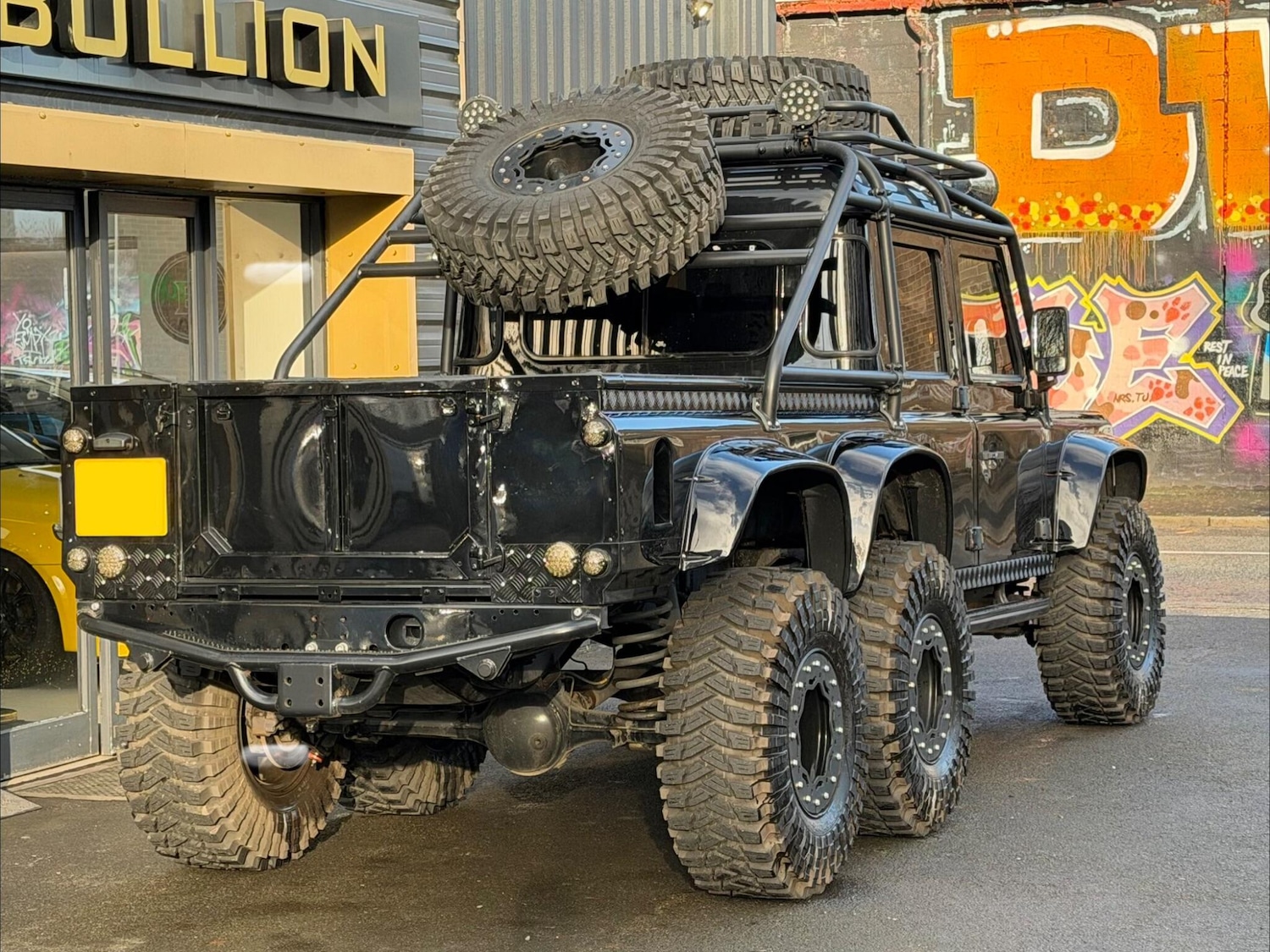 Used Land Rover Defender 110 for sale - 77400858: Photo 3