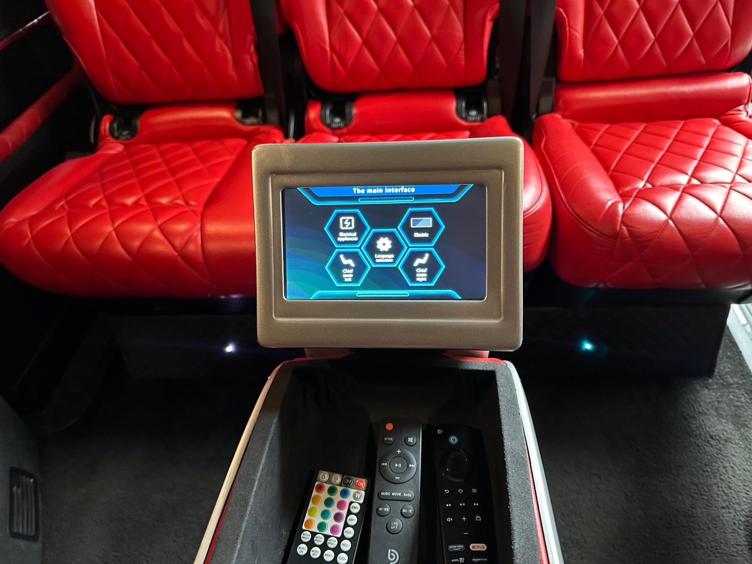 Used Mercedes-Benz V-Class 2018 for sale - 76743218: Photo 17