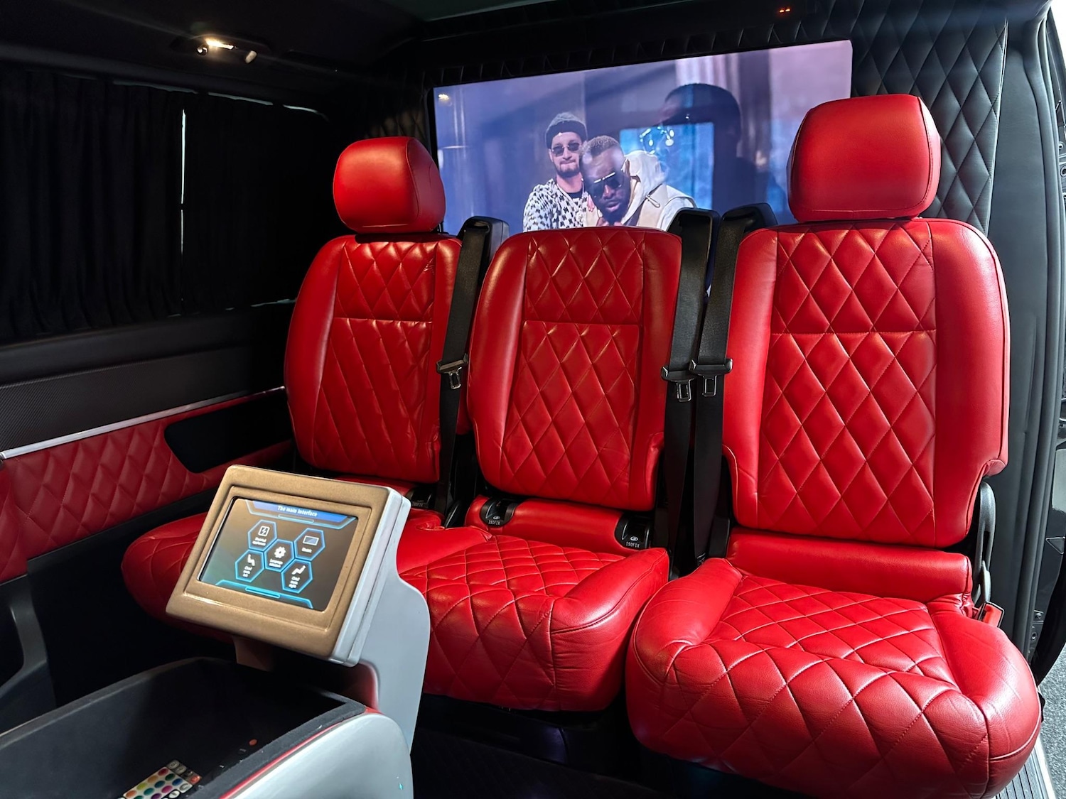 Used Mercedes-Benz V-Class 2018 for sale - 76743218: Photo 18