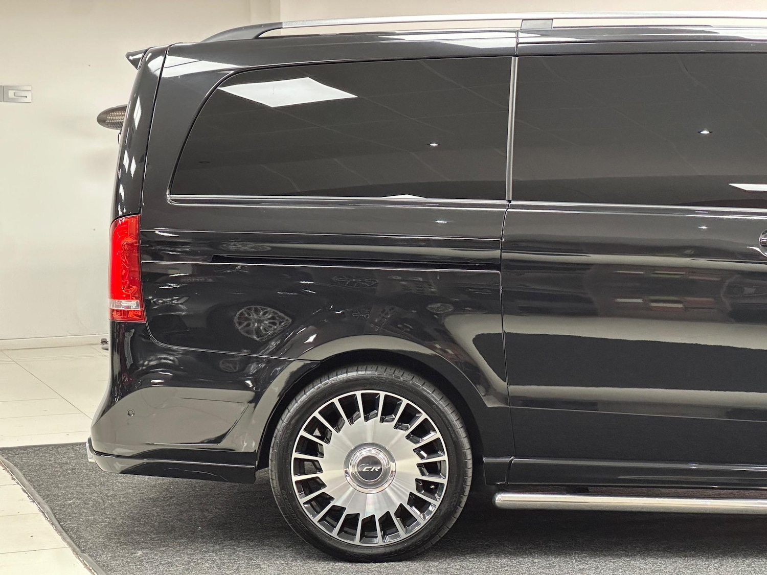 Used Mercedes-Benz V-Class 2018 for sale - 76743218: Photo 22