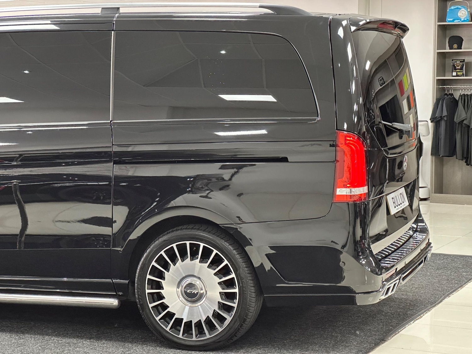 Used Mercedes-Benz V-Class 2018 for sale - 76743218: Photo 26