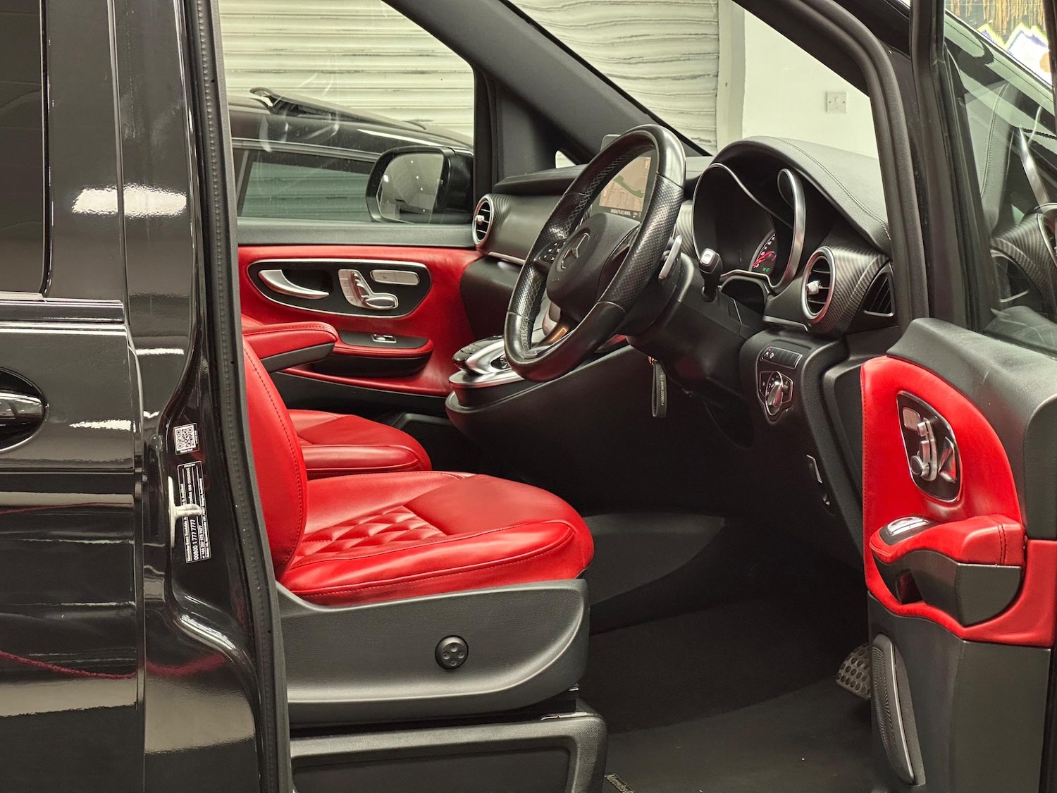 Used Mercedes-Benz V-Class 2018 for sale - 76743218: Photo 8