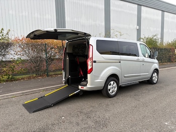 Used Ford Tourneo Custom 2018 for sale - 76381889: Photo