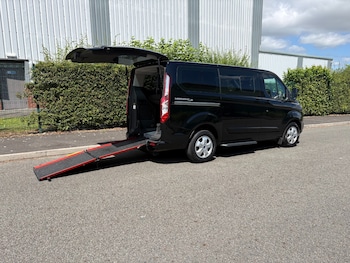 Used Ford Tourneo Custom 2018 for sale - 79054467: Photo
