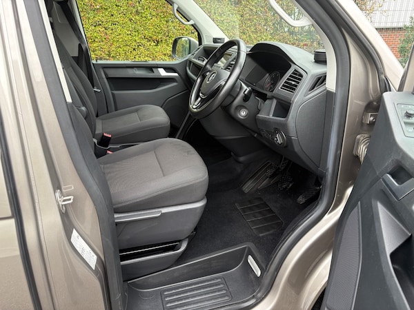 Used Volkswagen Transporter Shuttle 2018 for sale - 76077527: Photo 13