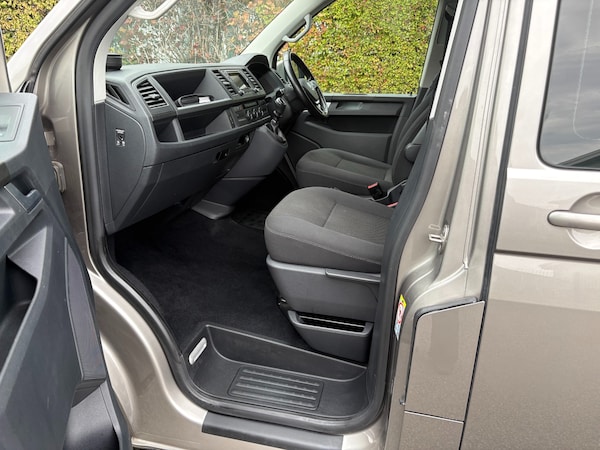Used Volkswagen Transporter Shuttle 2018 for sale - 76077527: Photo 15