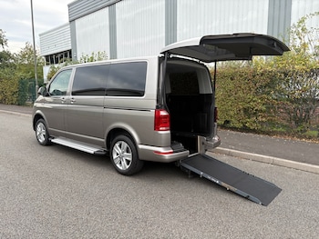 Used Volkswagen Transporter Shuttle 2018 for sale - 76077527: Photo