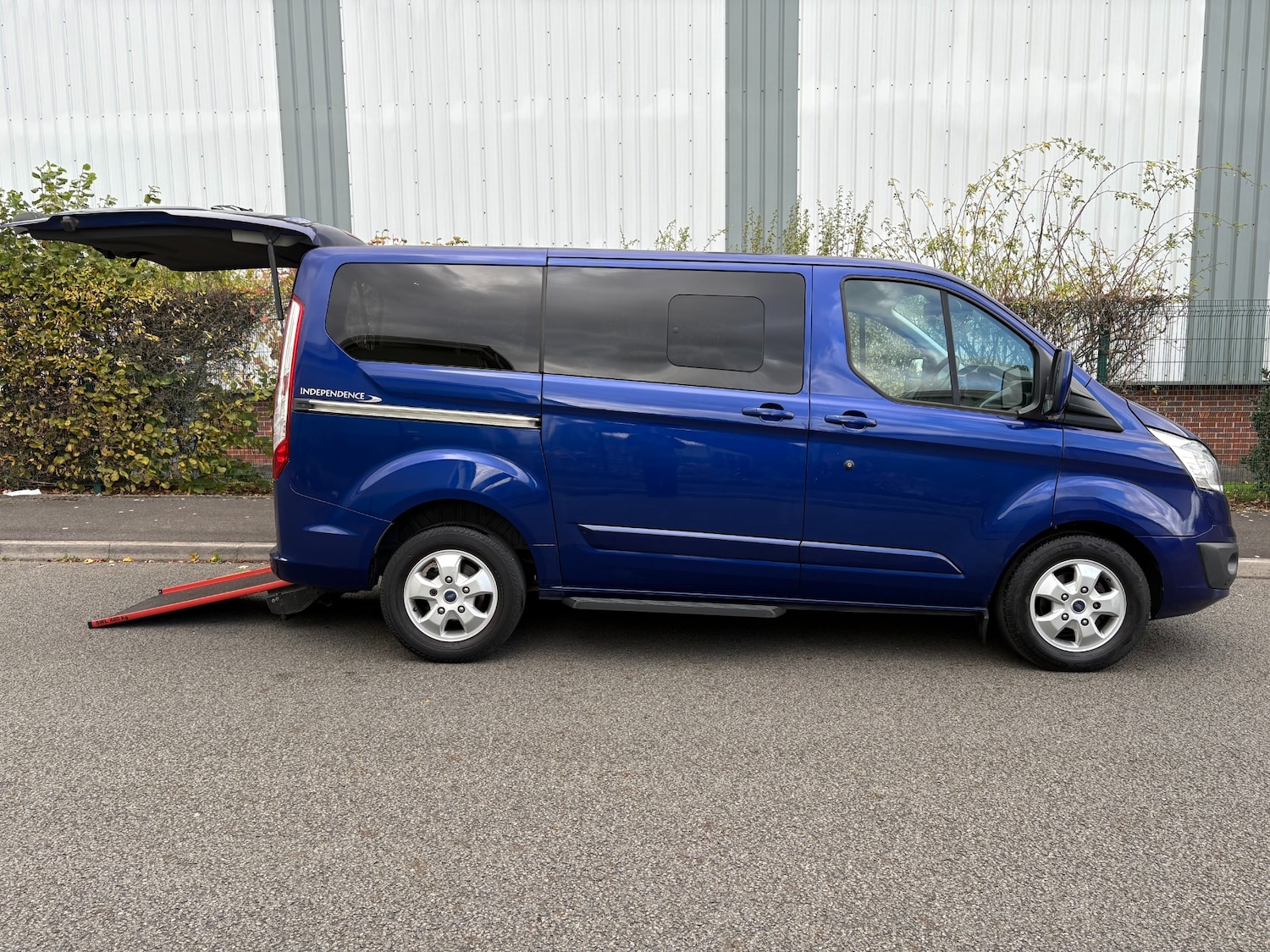 Used Ford Tourneo Custom 2017 for sale - 76330996: Photo 2