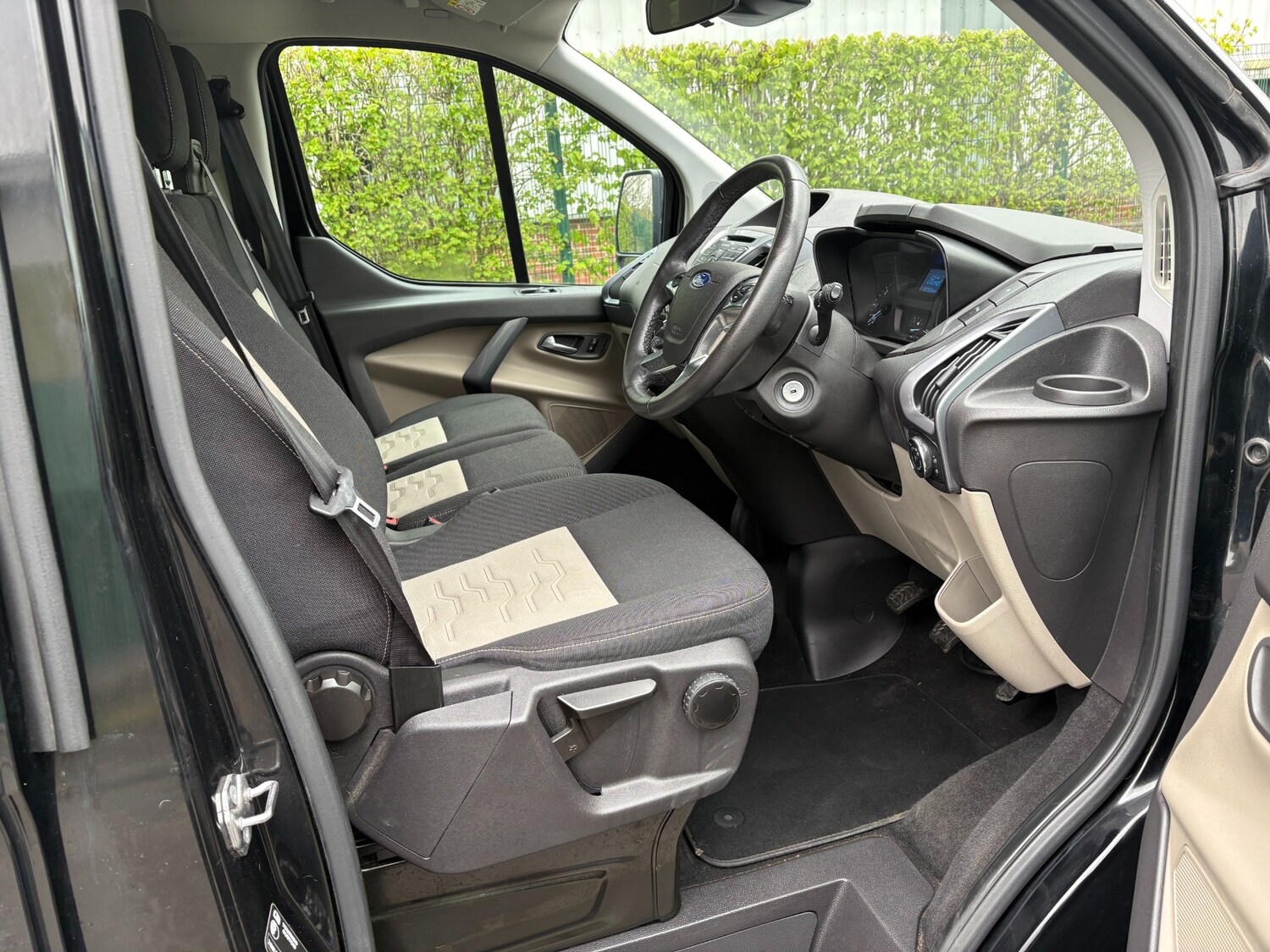 Used Ford Tourneo Custom 2017 for sale - 77947112: Photo 10