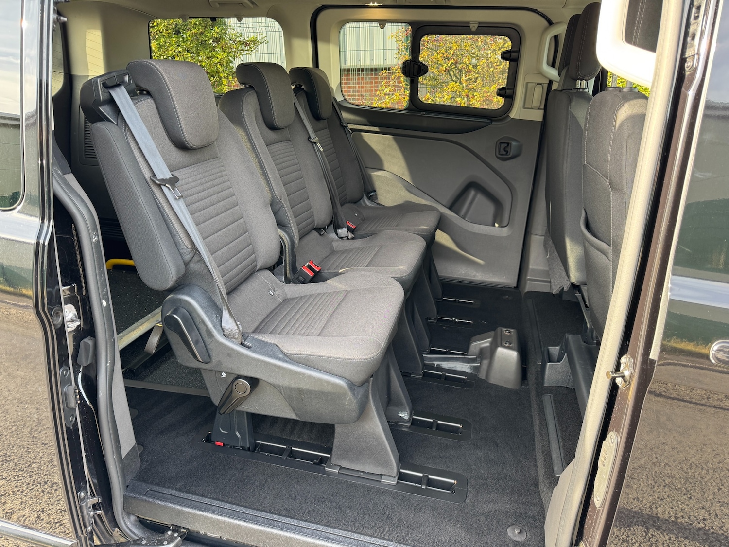 Used Ford Tourneo Custom 2024 for sale - 76406079: Photo 2