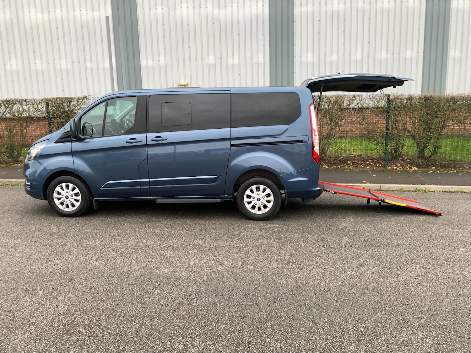 Used Ford Tourneo Custom 2018 for sale - 76877673: Photo 2