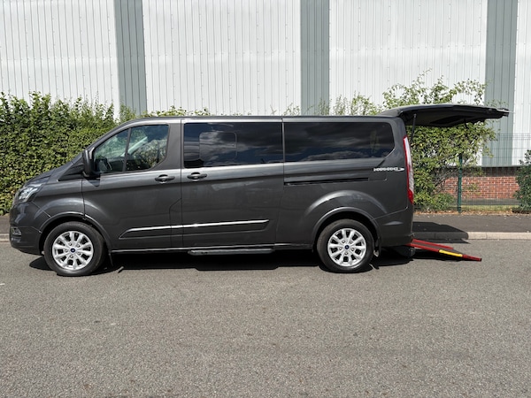 Used Ford Tourneo Custom 2018 for sale - 74930267: Photo 5
