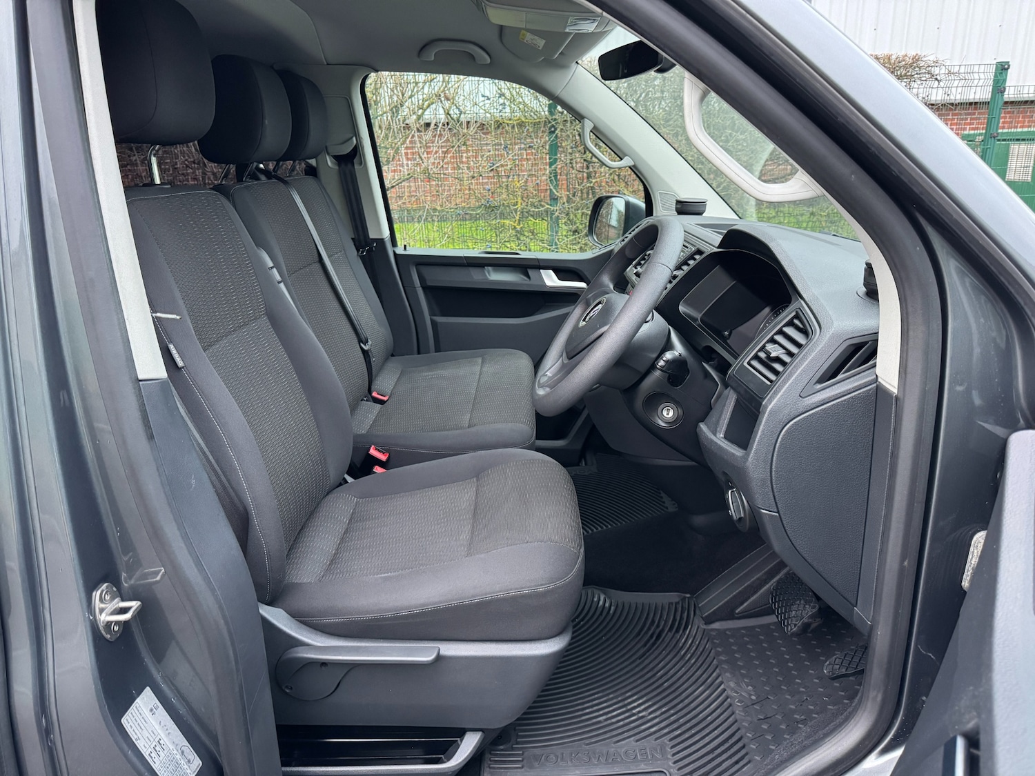 Used Volkswagen Transporter Shuttle 2019 for sale - 76863683: Photo 11