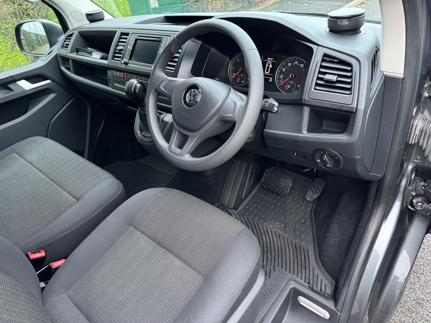 Used Volkswagen Transporter Shuttle 2019 for sale - 76863683: Photo 12