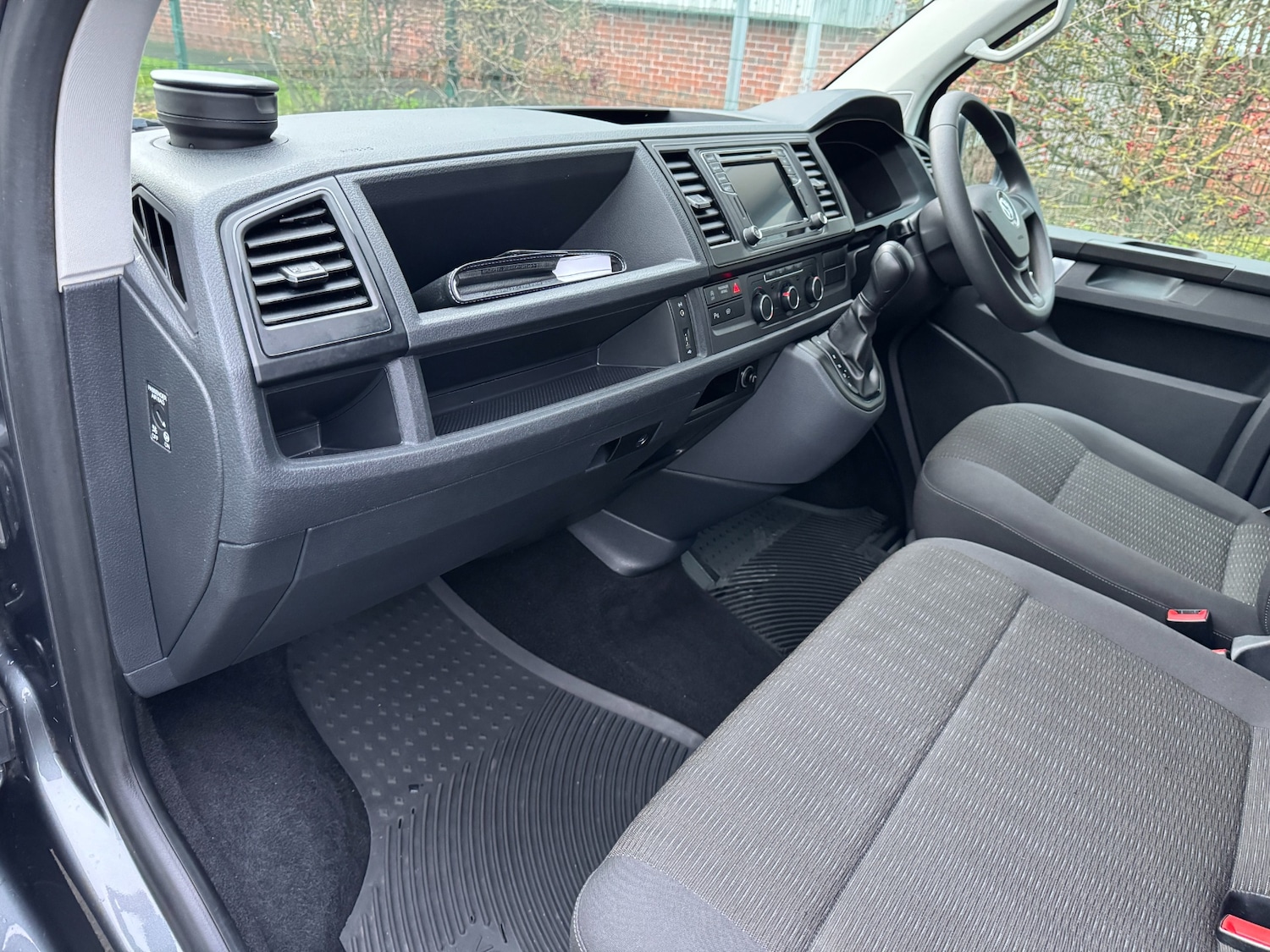 Used Volkswagen Transporter Shuttle 2019 for sale - 76863683: Photo 19