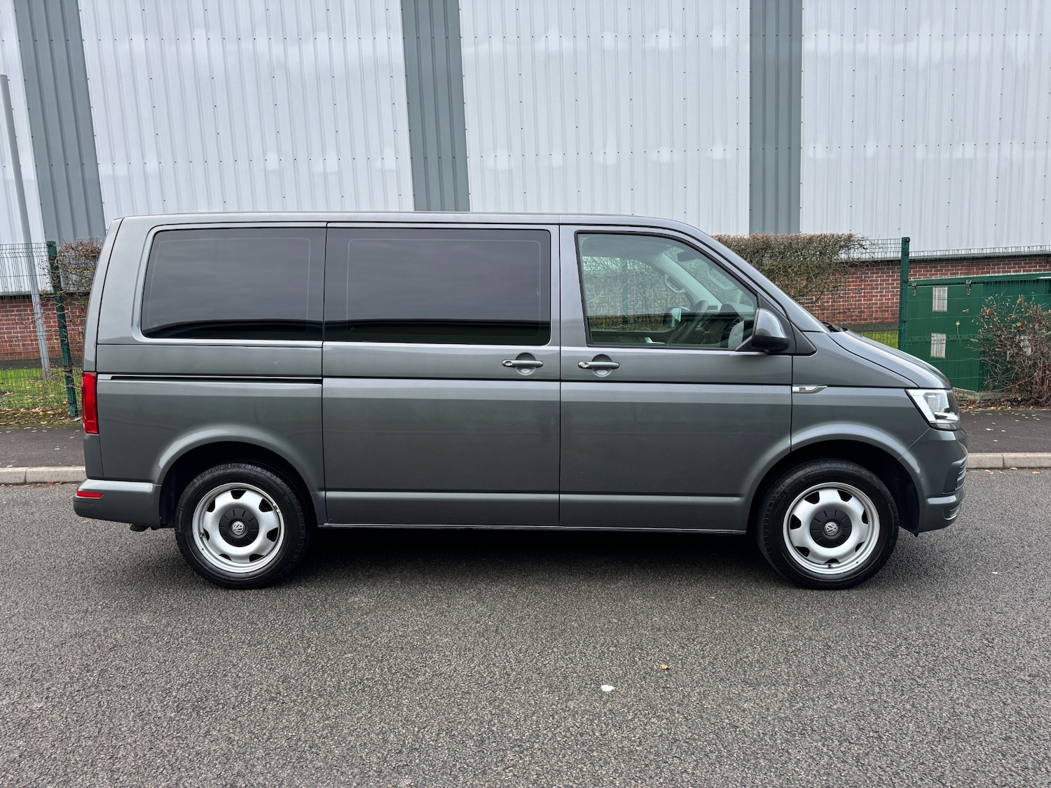 Used Volkswagen Transporter Shuttle 2019 for sale - 76863683: Photo 3