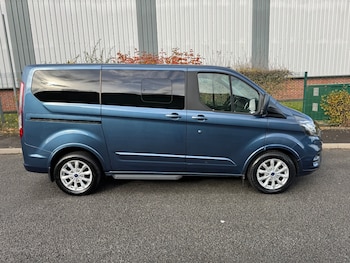 Used Ford Tourneo Custom 2018 for sale - 76382626: Photo