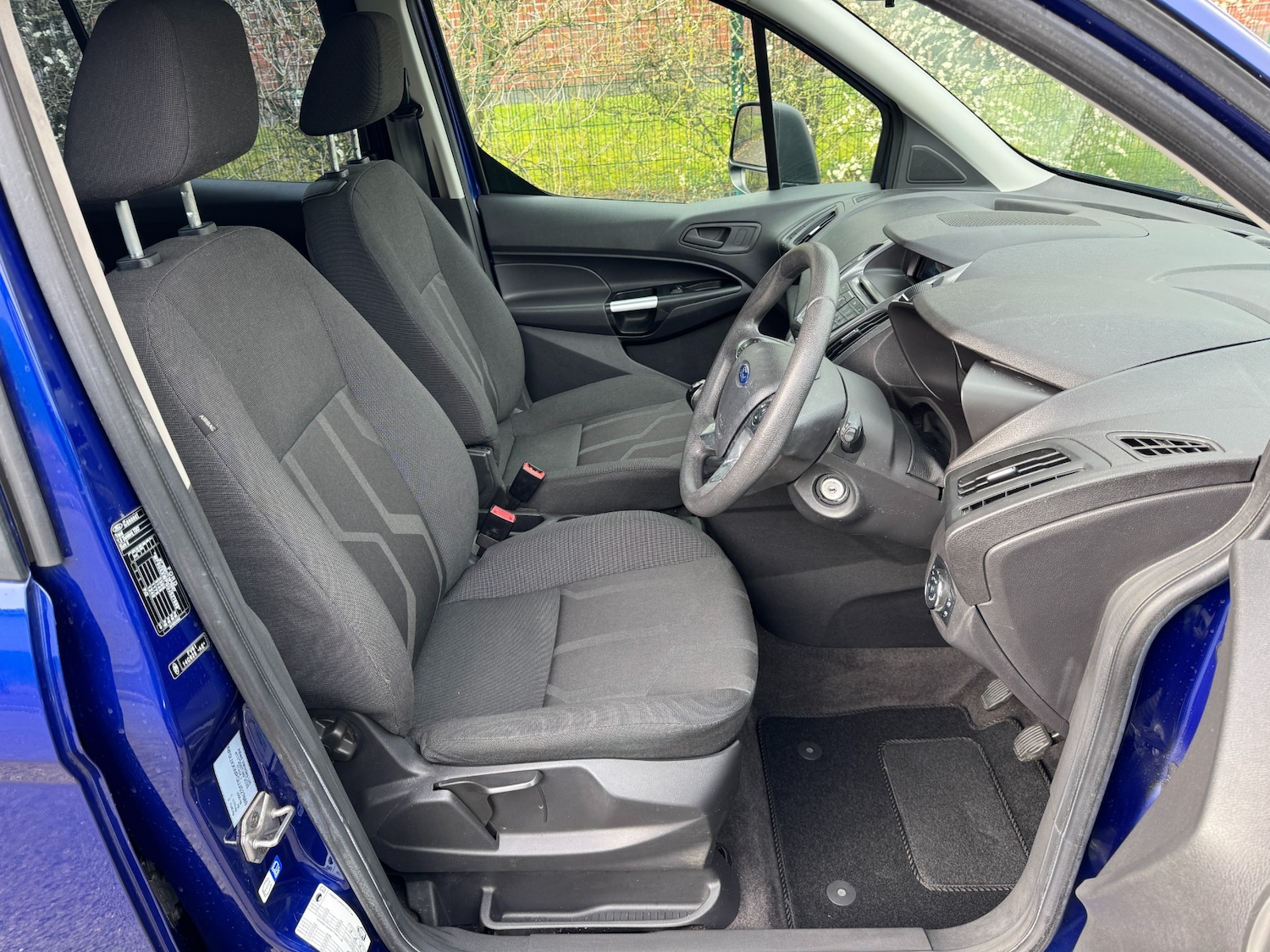 Used Ford Grand Tourneo Connect 2018 for sale - 77937304: Photo 11