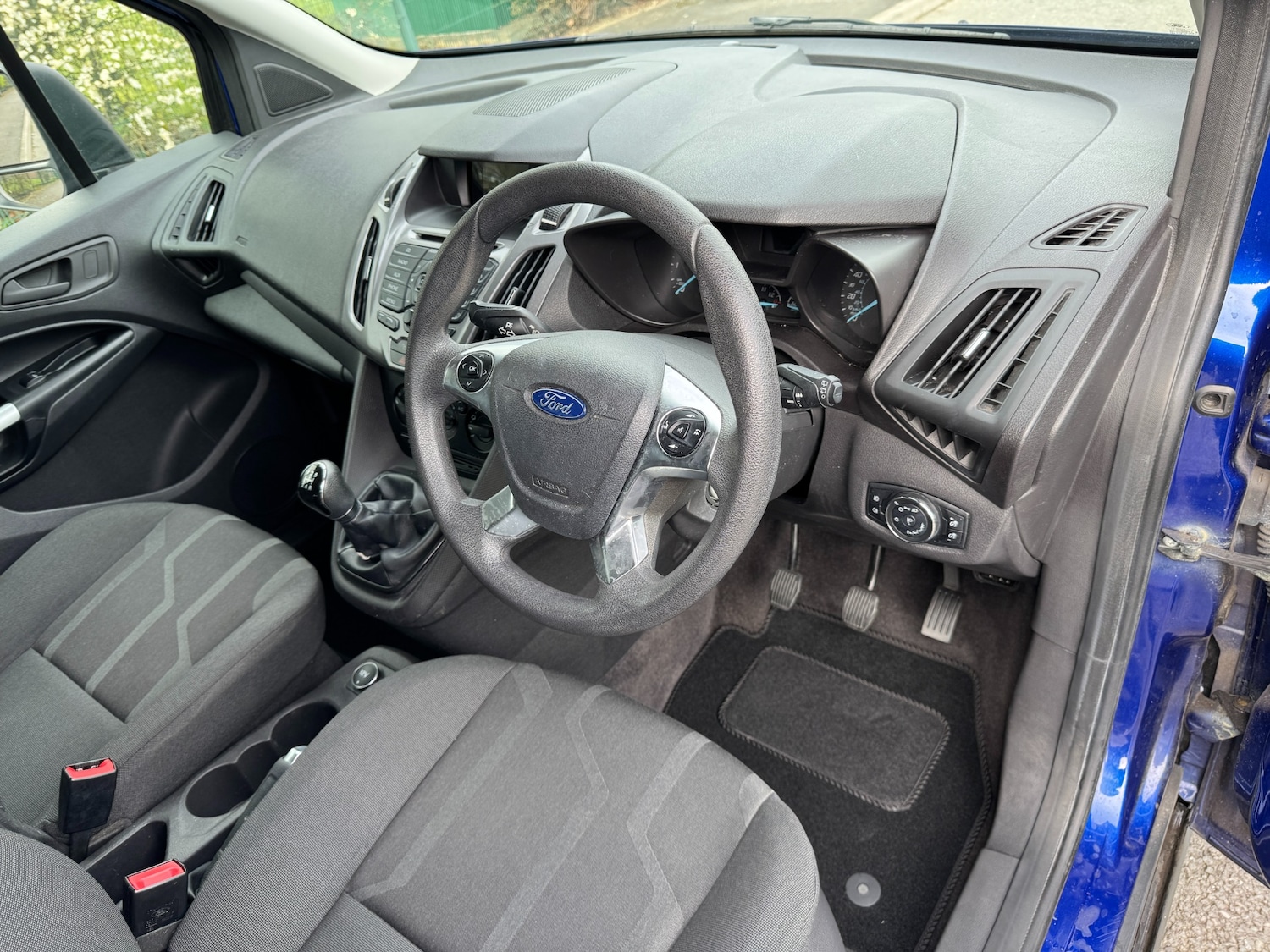 Used Ford Grand Tourneo Connect 2018 for sale - 77937304: Photo 12