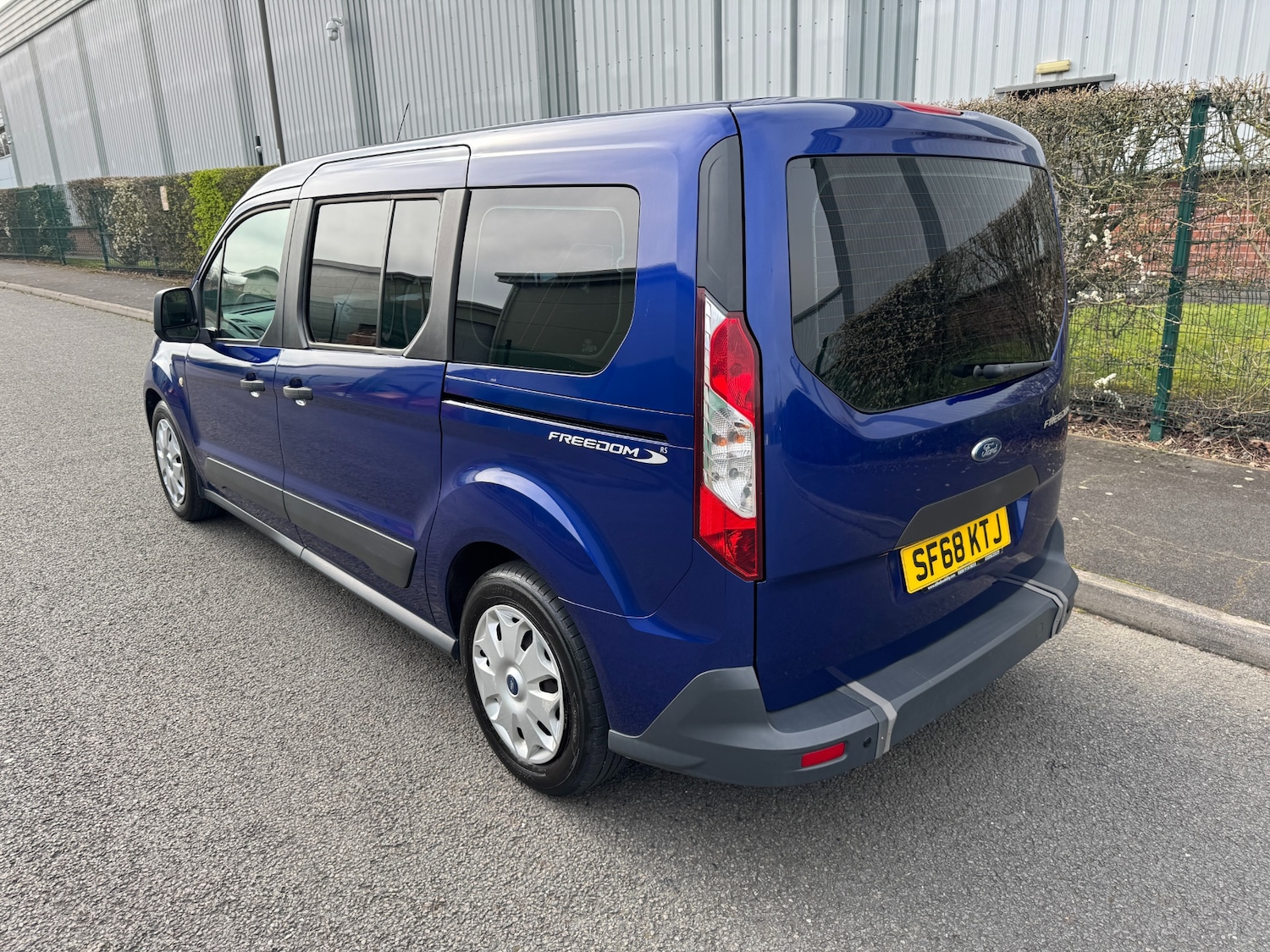 Used Ford Grand Tourneo Connect 2018 for sale - 77937304: Photo 16