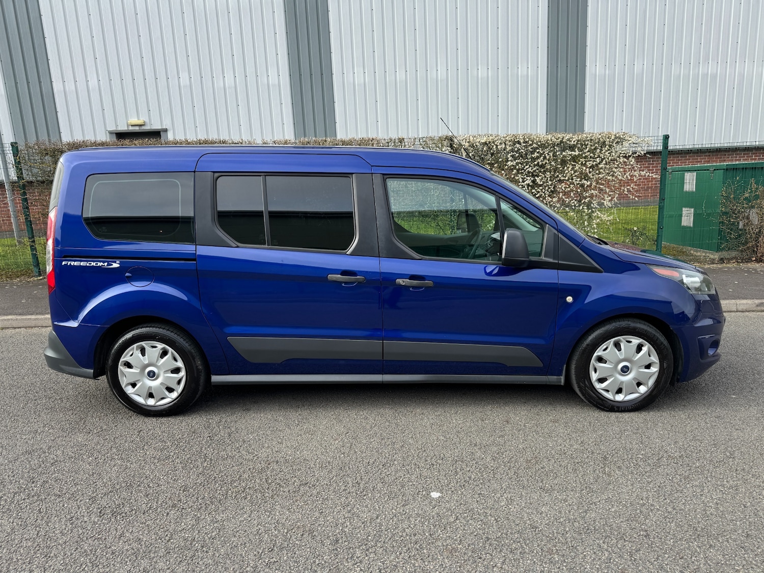 Used Ford Grand Tourneo Connect 2018 for sale - 77937304: Photo 4