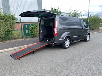 Used Ford Tourneo Custom 2018 for sale - 76427828: Photo