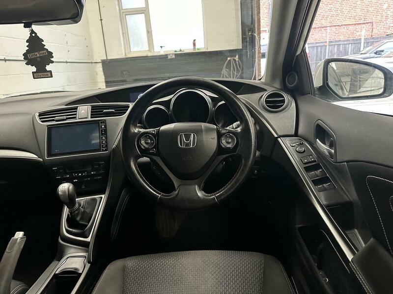Used Honda Civic 2016 for sale - 76430610: Photo 17